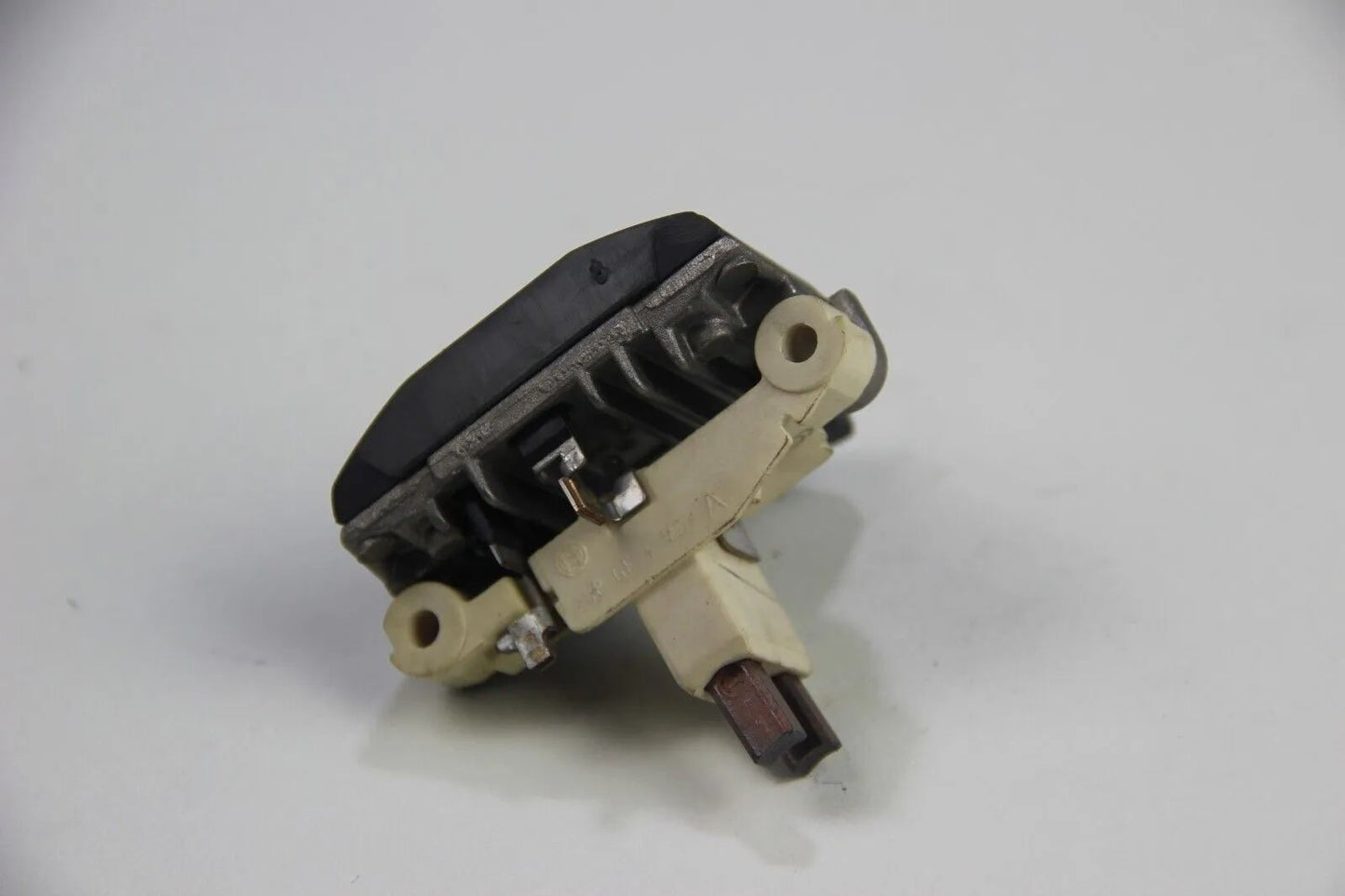 NEU NEW BMW 12311713 BOSCH 1 197 311 545 Lichtmaschinenregler Alternator