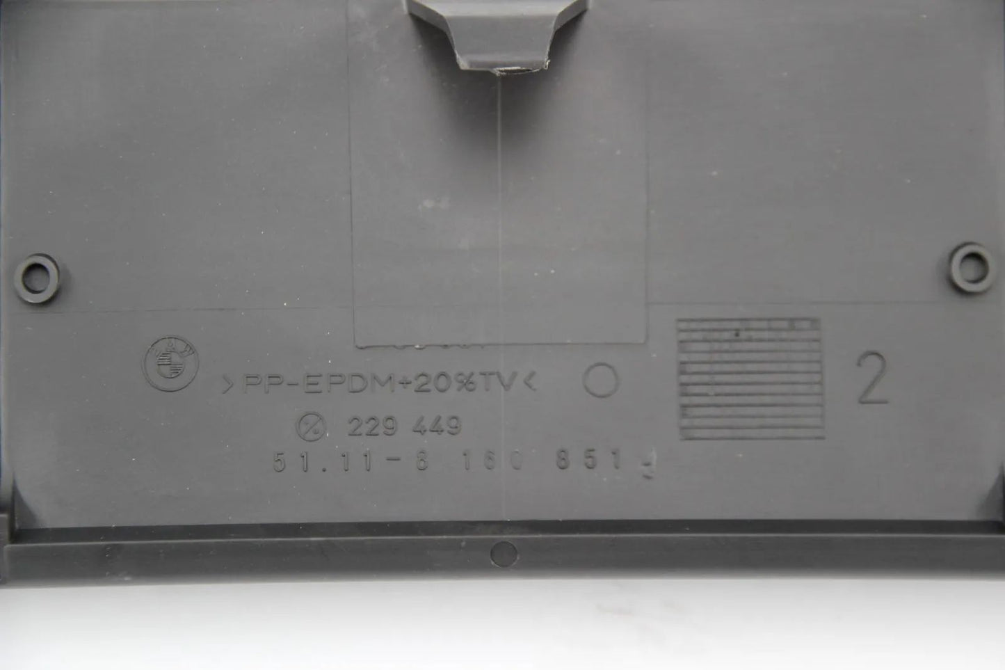 Original BMW E39 520i-540i Gitter geschlossen front Stossstange 51118160851