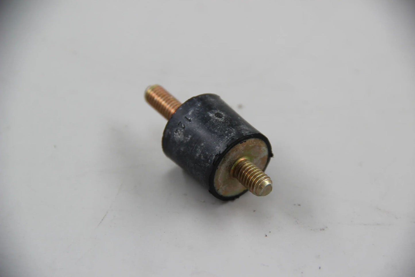 Original BMW E36 E46 E34 E39 E60 E61 E38 E66 E83 E53 Z3 Gummilager 11121730356