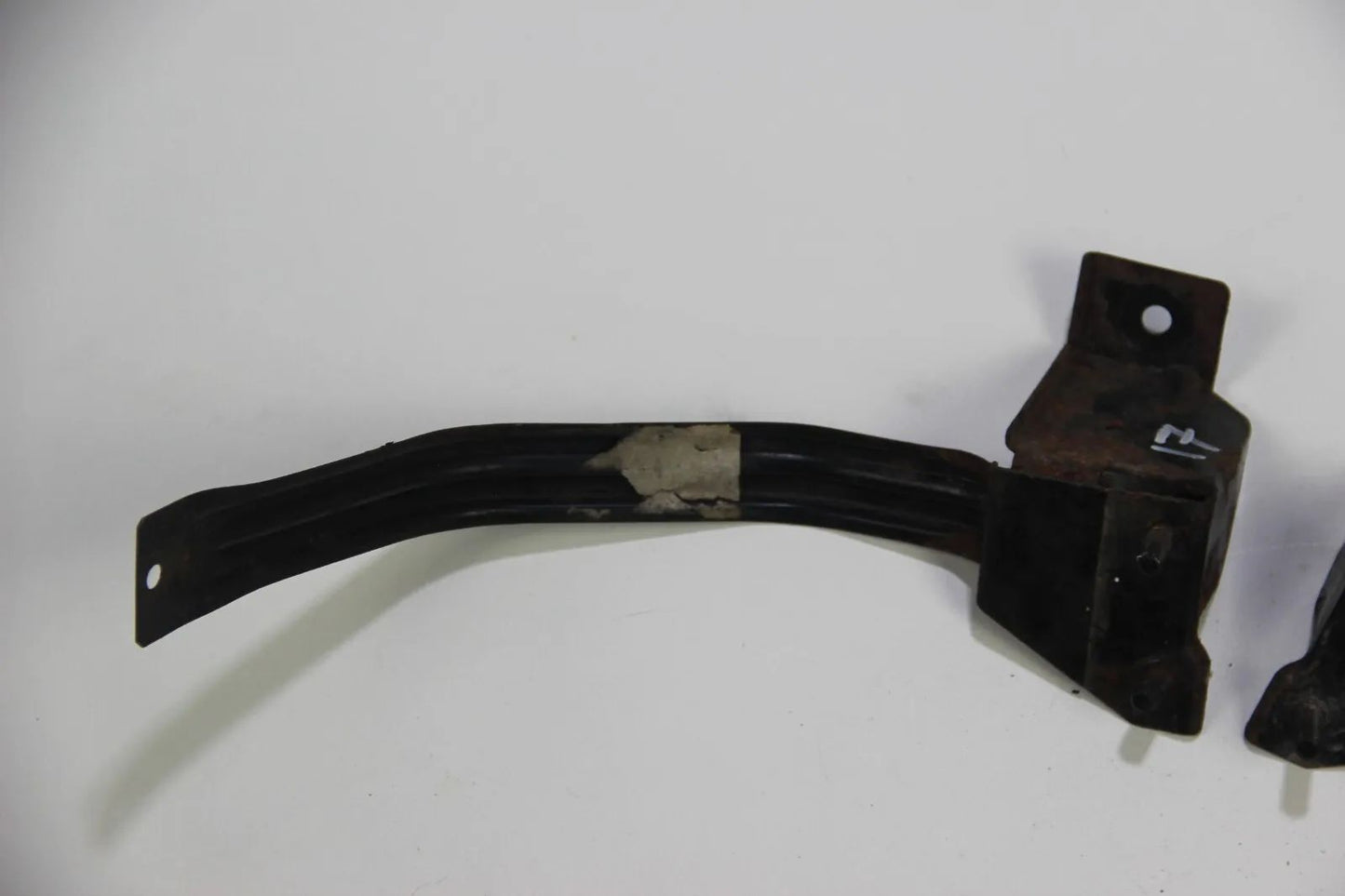 Original BMW E28 Stoßstangenhalterung M-Technik links rechts 1931684 1931685