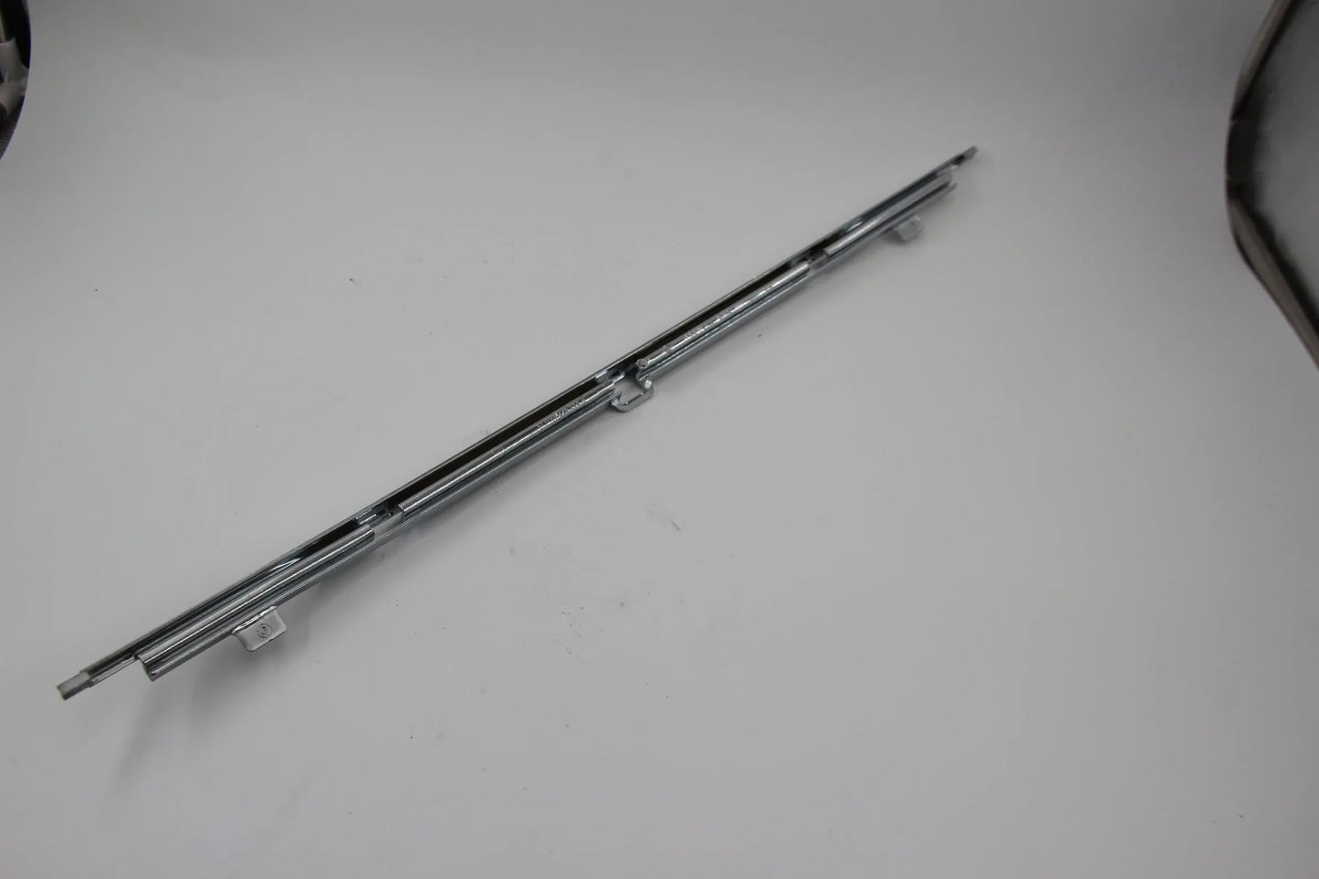 Original BMW E39 520d-540iP Blende Nummernschild-Blende vorne 51118226558