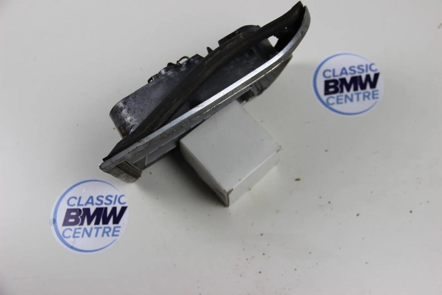 BMW 2002 E10 1502 1802 1602 E12 Rücklichtträger Rücklicht Gehäuse Ersatz