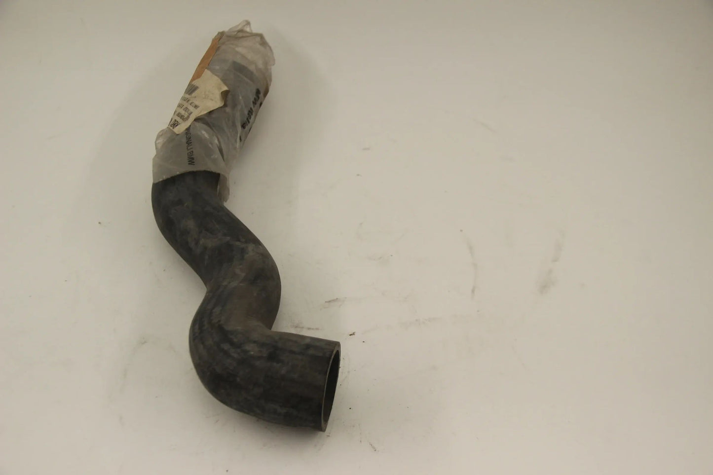 Original BMW E39 520i 523i 528i E38 728i/iL Wasserschlauch 11531740832