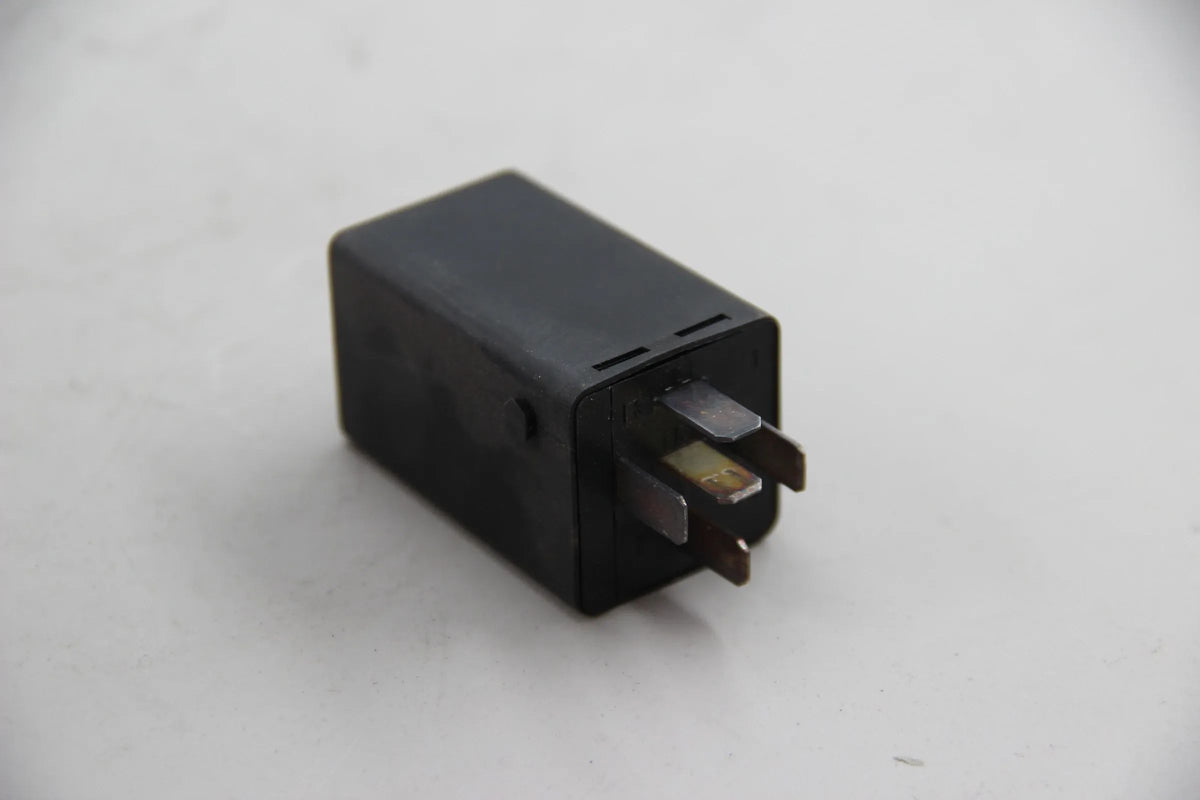 Original BMW E39 520i-540i M5 E38 Relais Ruhestromabschaltung NOS 61354101608