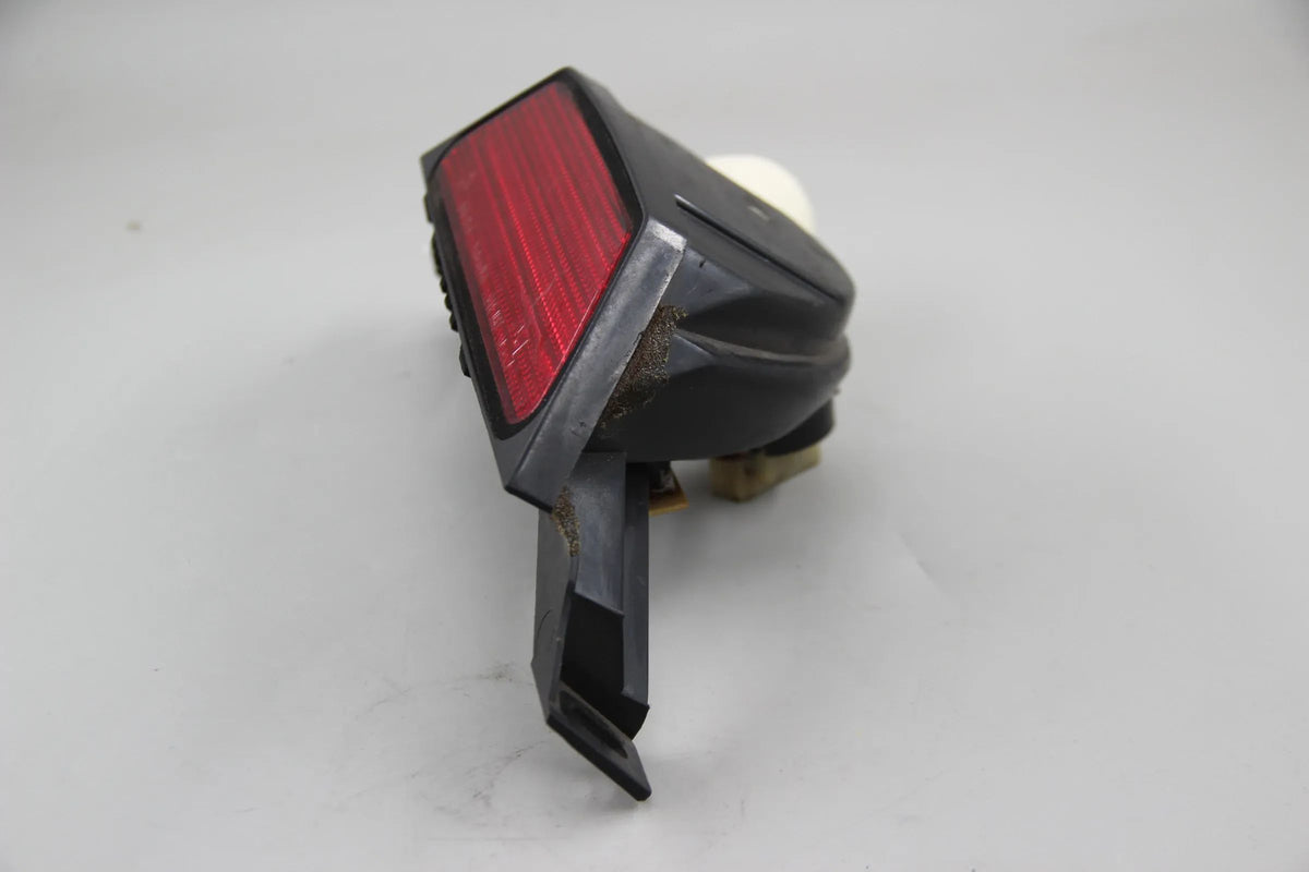 Original BMW E30 316i 318i 320i-325ix Dritte Bremsleuchte beschädigt 63251385187