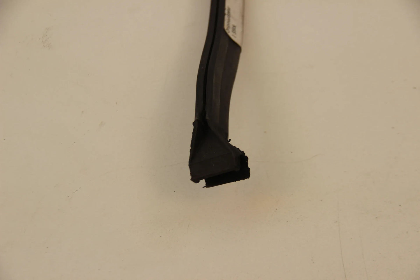 Original BMW E39 520i-540i M5 Abdichtung Mikrofilterkasten links 51718238599