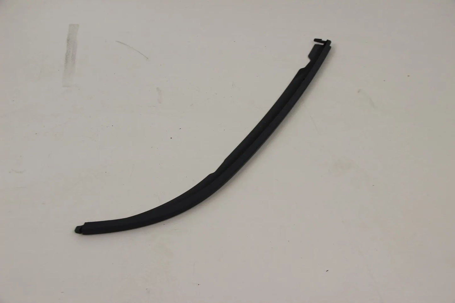 Original BMW E39 5er 520i-540i M5 Blende vorne rechts Grundiert 51138168810