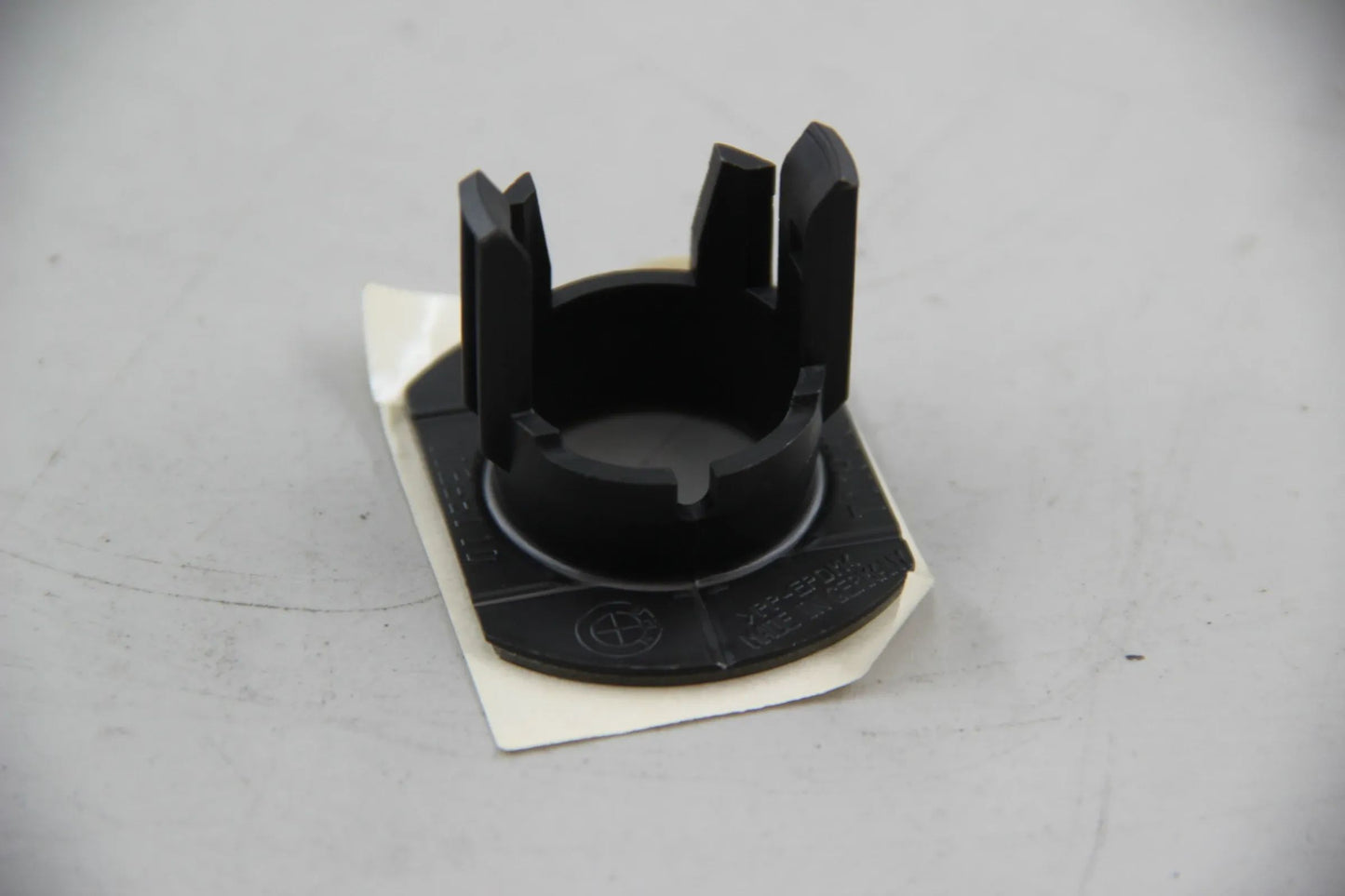 Original BMW E90 316i-335i E91 318i-3335i Halter PDC vorne aussen 51117118201