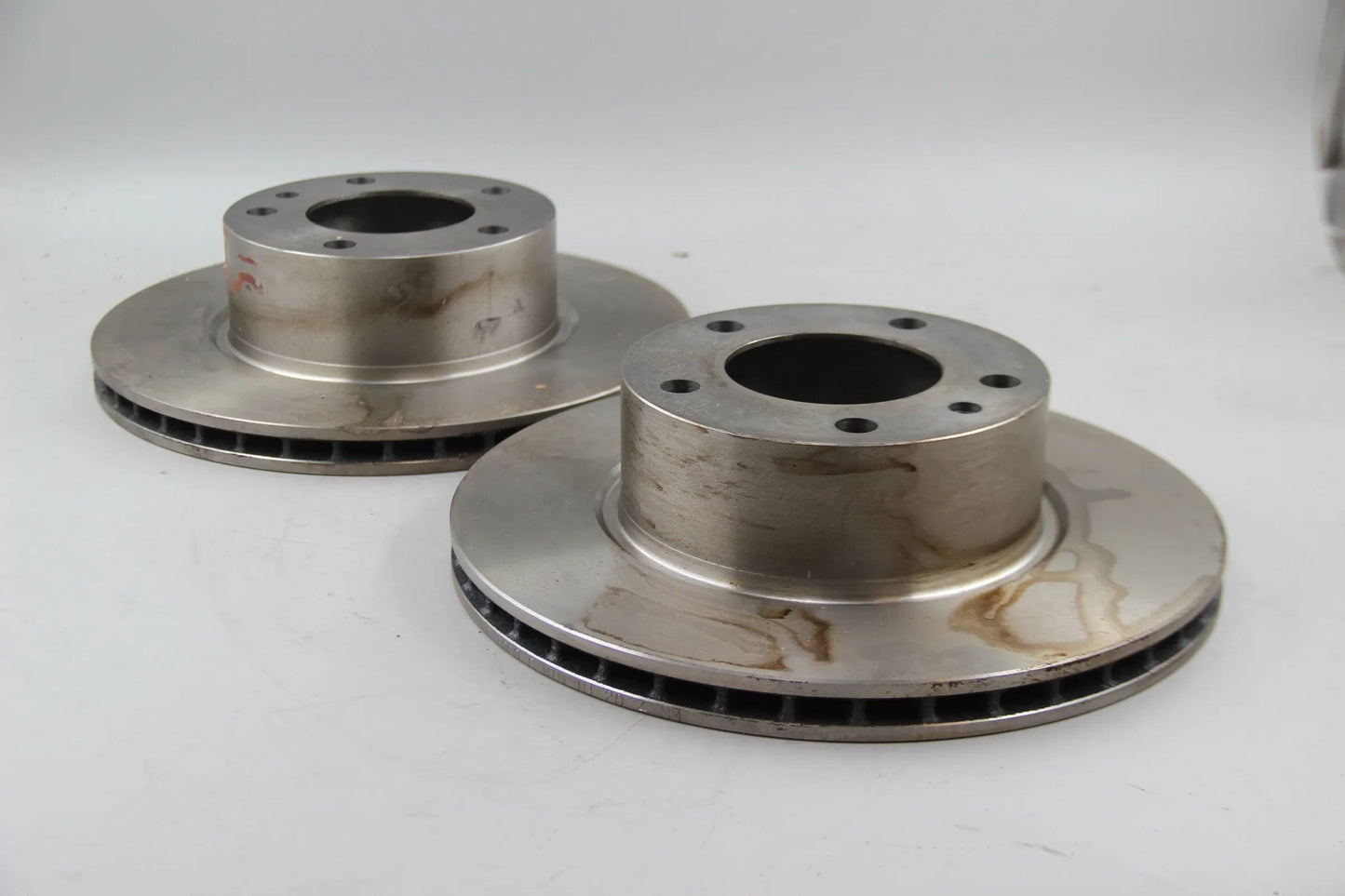 BMW E28 525i 528i 520i 524TD 2x Bremsscheibe belüftet Ferodo NLA NOS 34111151656