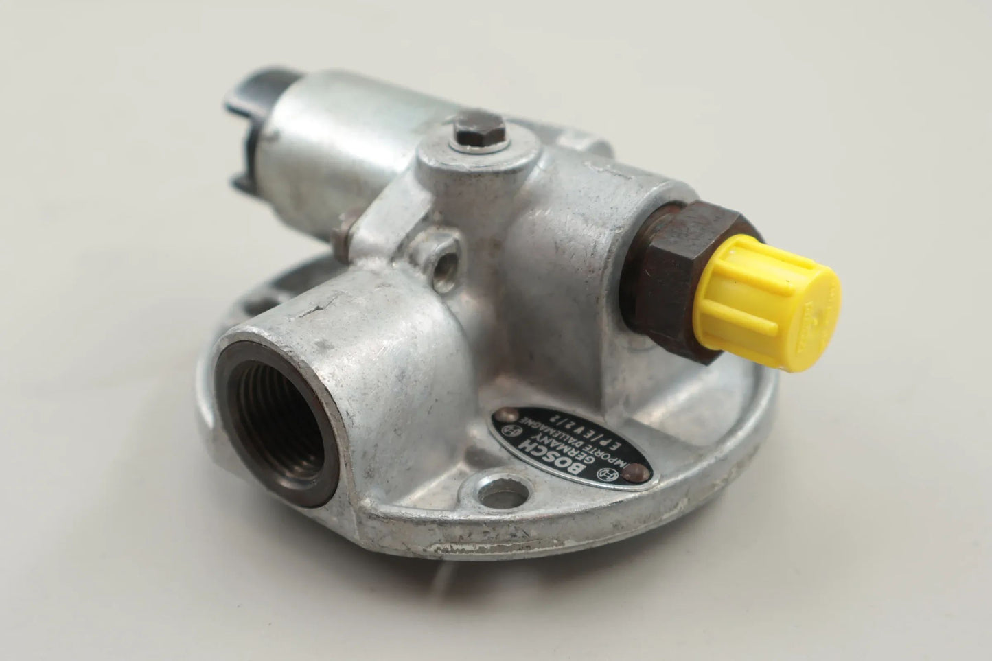 Mercedes-Benz W113 W109 Zusatzeinspritzventil Kaltstartventil Bosch 0330106001