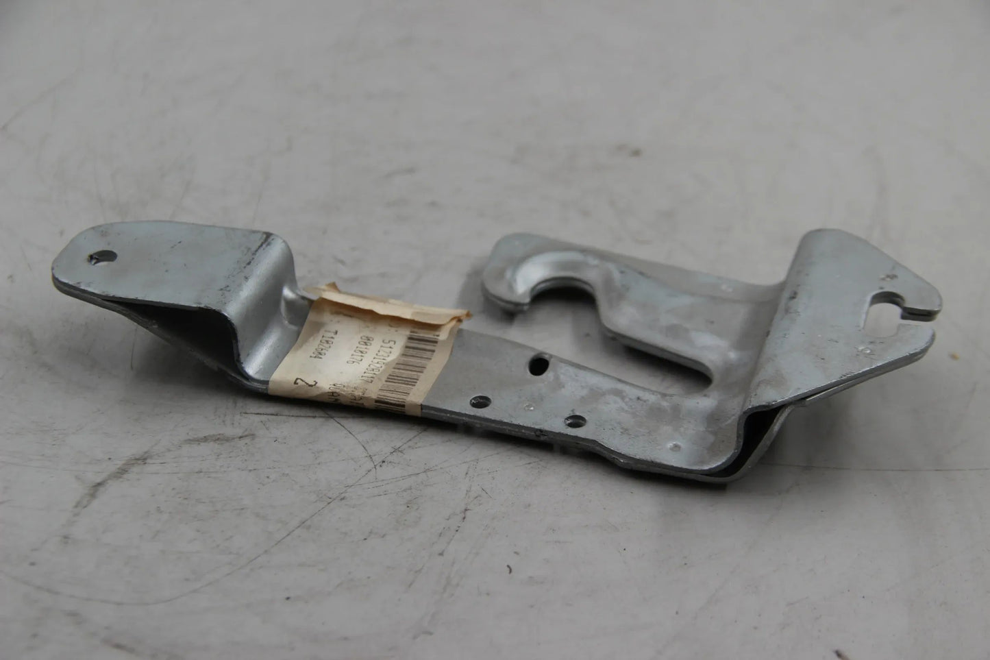 Original BMW E34 518i-540i M5 E32 Z1 Schliessbügel links NOS NLA 51231928117