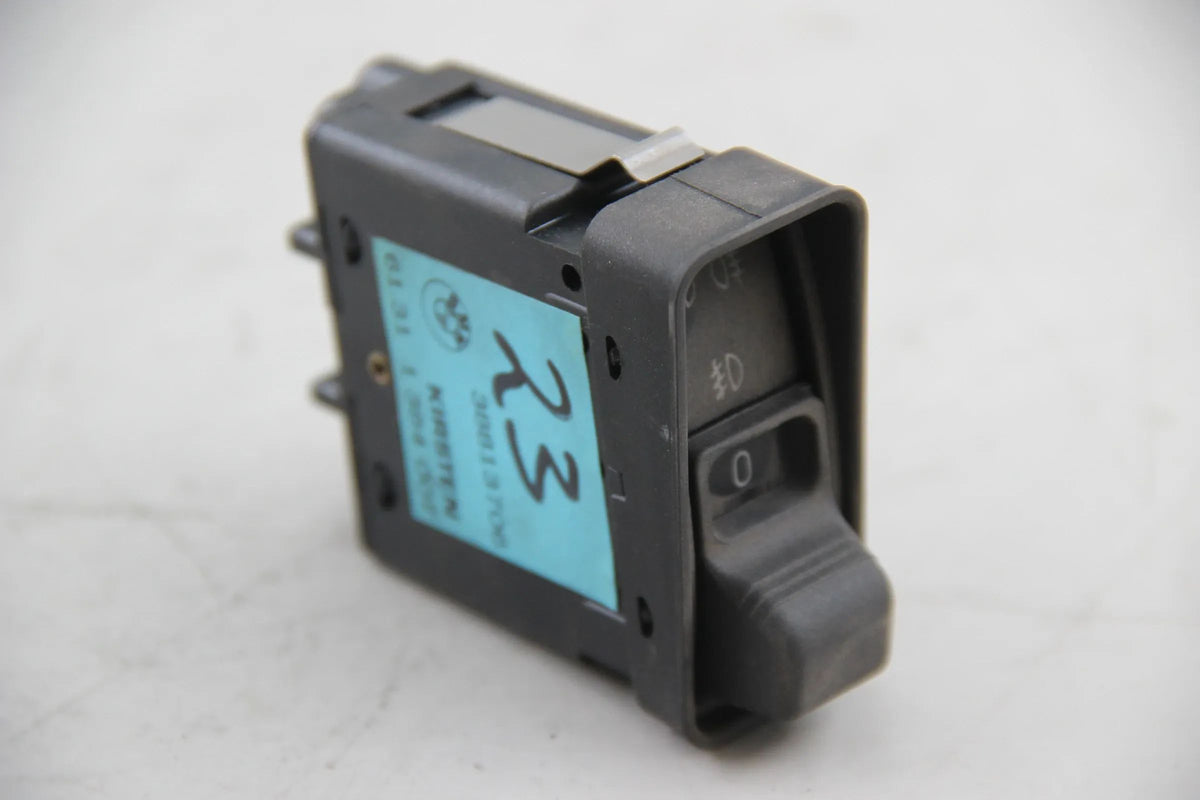 Original BMW E34 Schalter Nebelscheinw./Nebelschlusslicht NOS NLA 61311384007