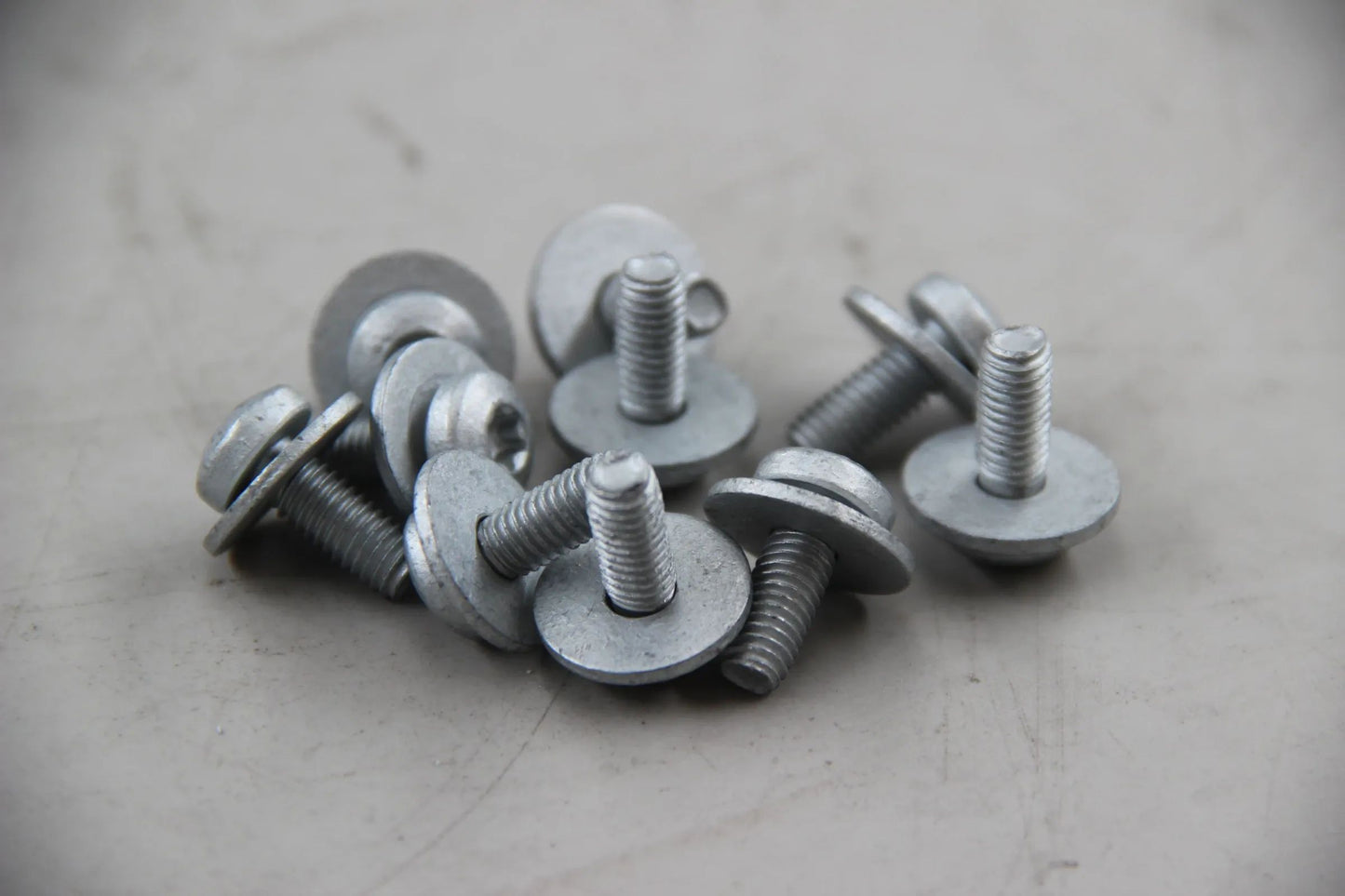 Orig. BMW E36 E46 E39 E63 E38 10x Torxschraube mit Scheibe ISA M6X14 51238165153