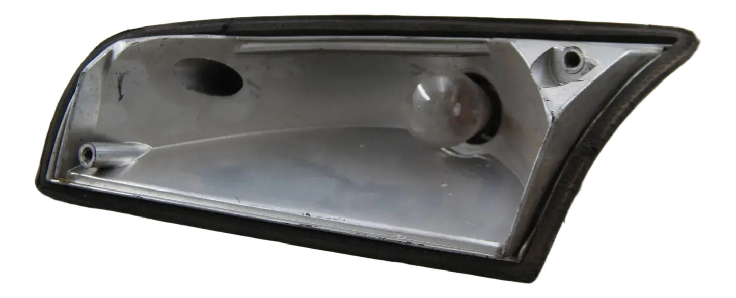Original BMW E21 Blinker Halterung ohne Scheibe/Plastik Gehäuse links 1365745