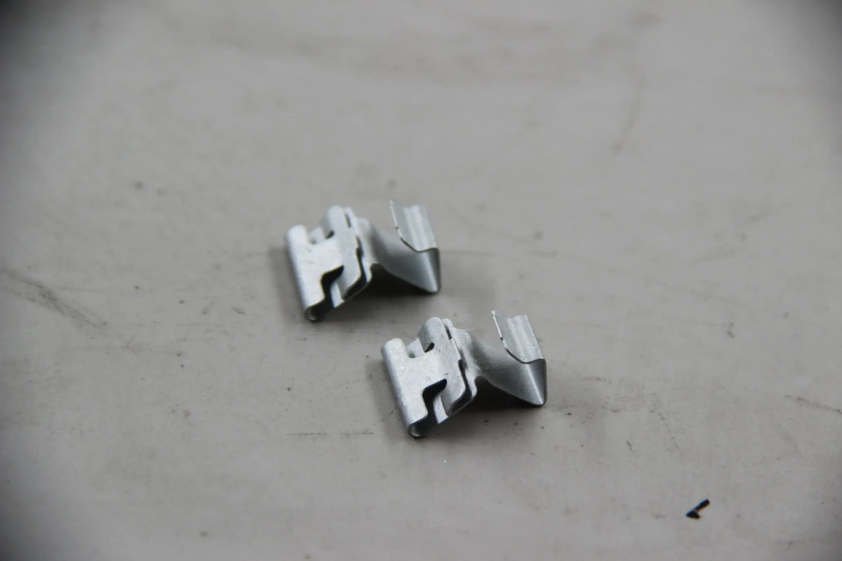 Original BMW E60 525d 530d 530xd 535d E61 525d 530d E83 2x Clip 12517799868