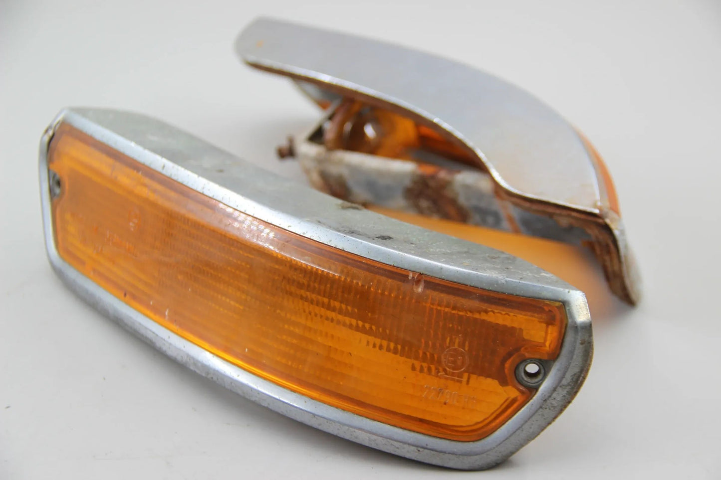Orig BMW E10 1502 1600 2000 2002 ti Blinker rechts + links 63138454102 8454103