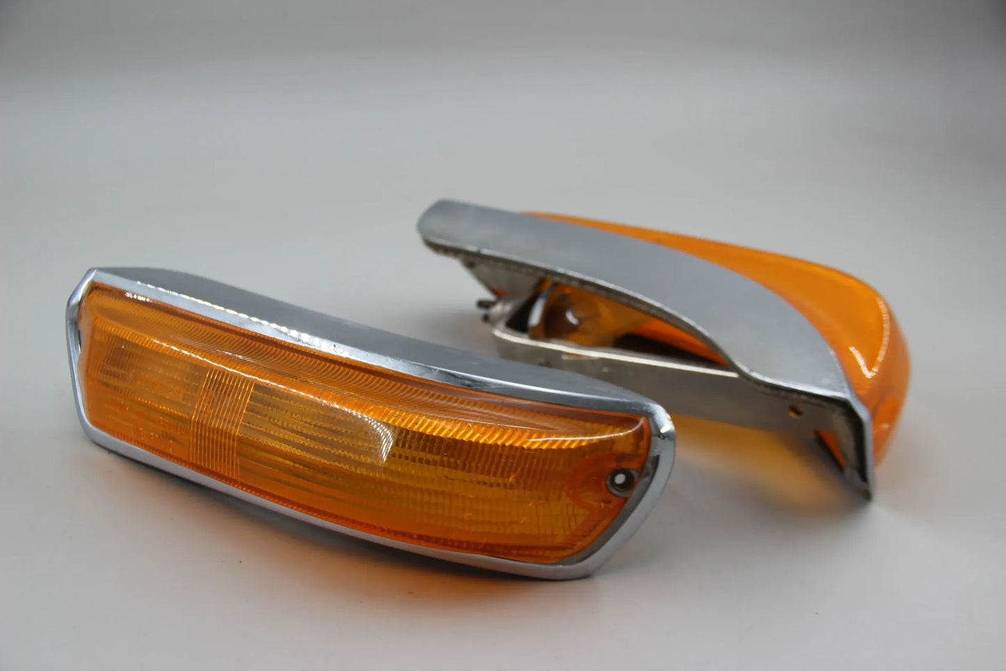 Original BMW E10 Blinker links + rechts USA K22704 USA 231210R 231209L