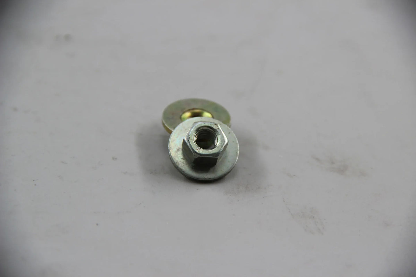 Original BMW E36 318i E34 E38 E31 2x Sechskantmutter mit Scheibe BM6 07129946302