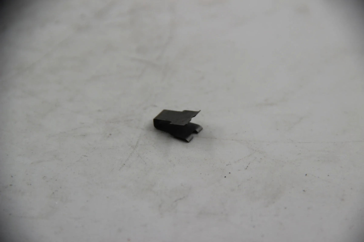 Orig. BMW E21 315 316 318 320 E30 316i-325i E12 E28 E34 E23 Klammer 52101901942