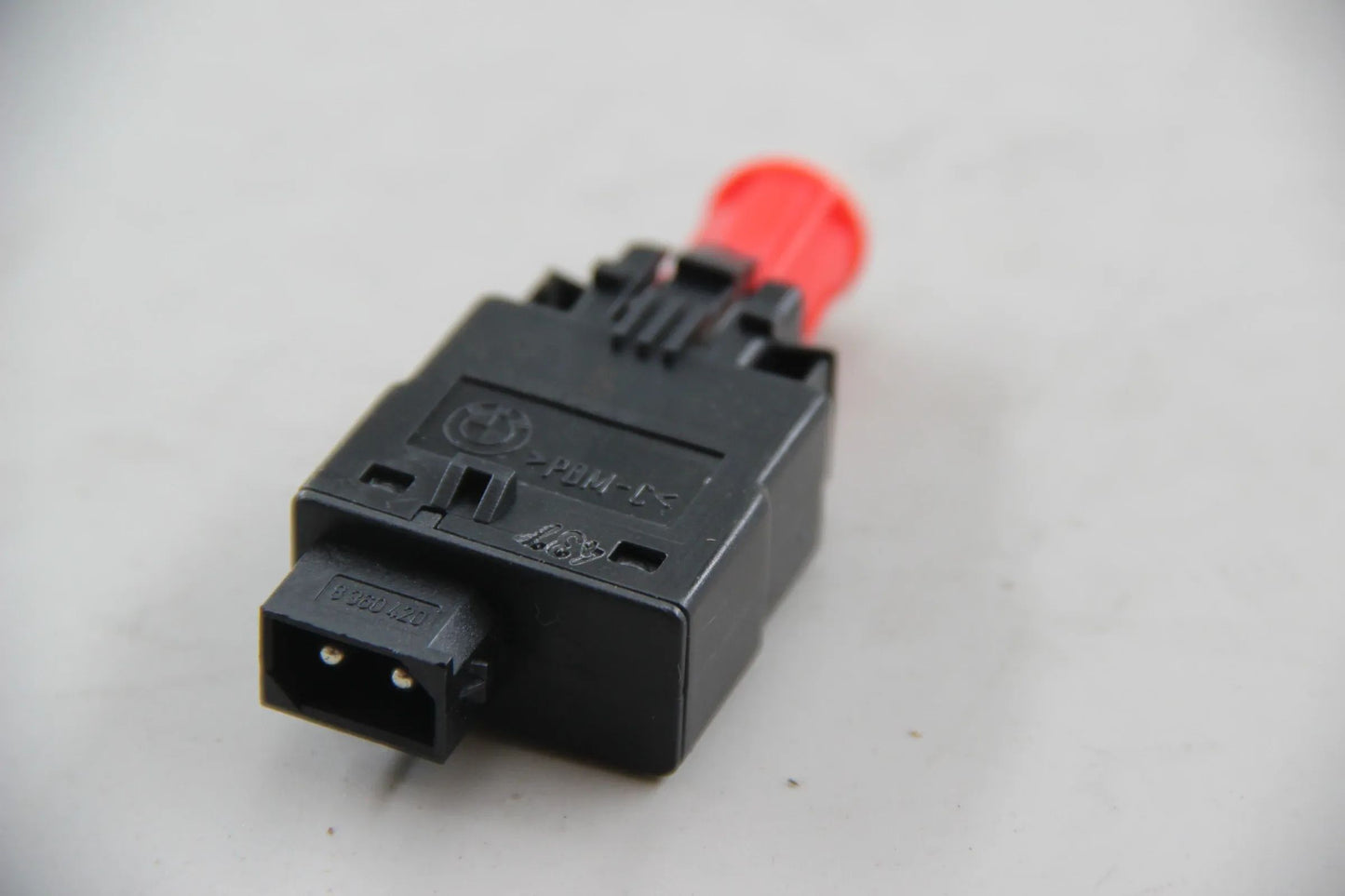 Original BMW E9 E30 E36 E28 E34 E24 E32 Bremslichtschalter 2-Polig 61318360420