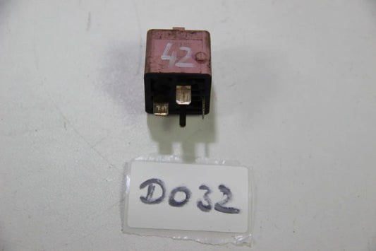 Original Bosch Bosch Relais Kontrollmodul Relay hellrosa 0332019168 Oldtimer