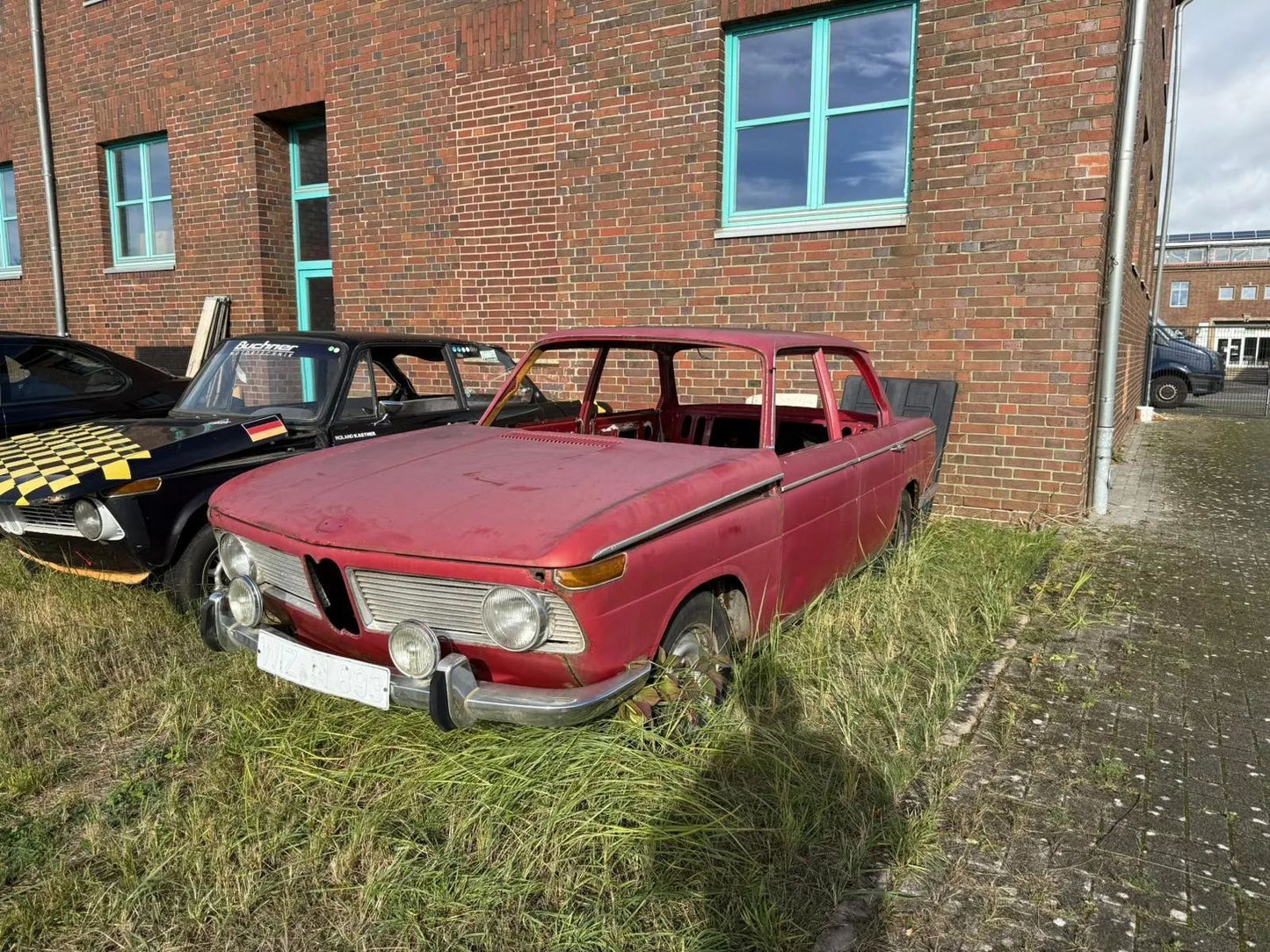 BMW Neue Klasse 1800 Blechspender Teilespender Restaurationsobjekt Scheunenfund