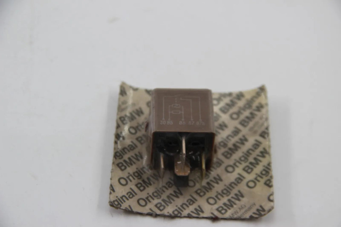 Original BMW E30 E46 E34 E31 E32 Relais Doppelschliesser schwarz  61361388364