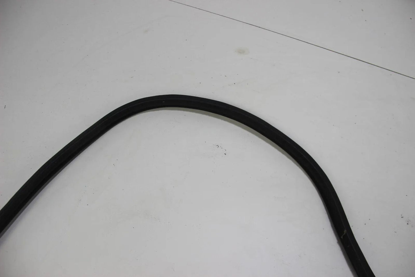 BMW E30 4-Türer Limo Touring 316i-325i Türdichtung hinten rechts Kantenschutz