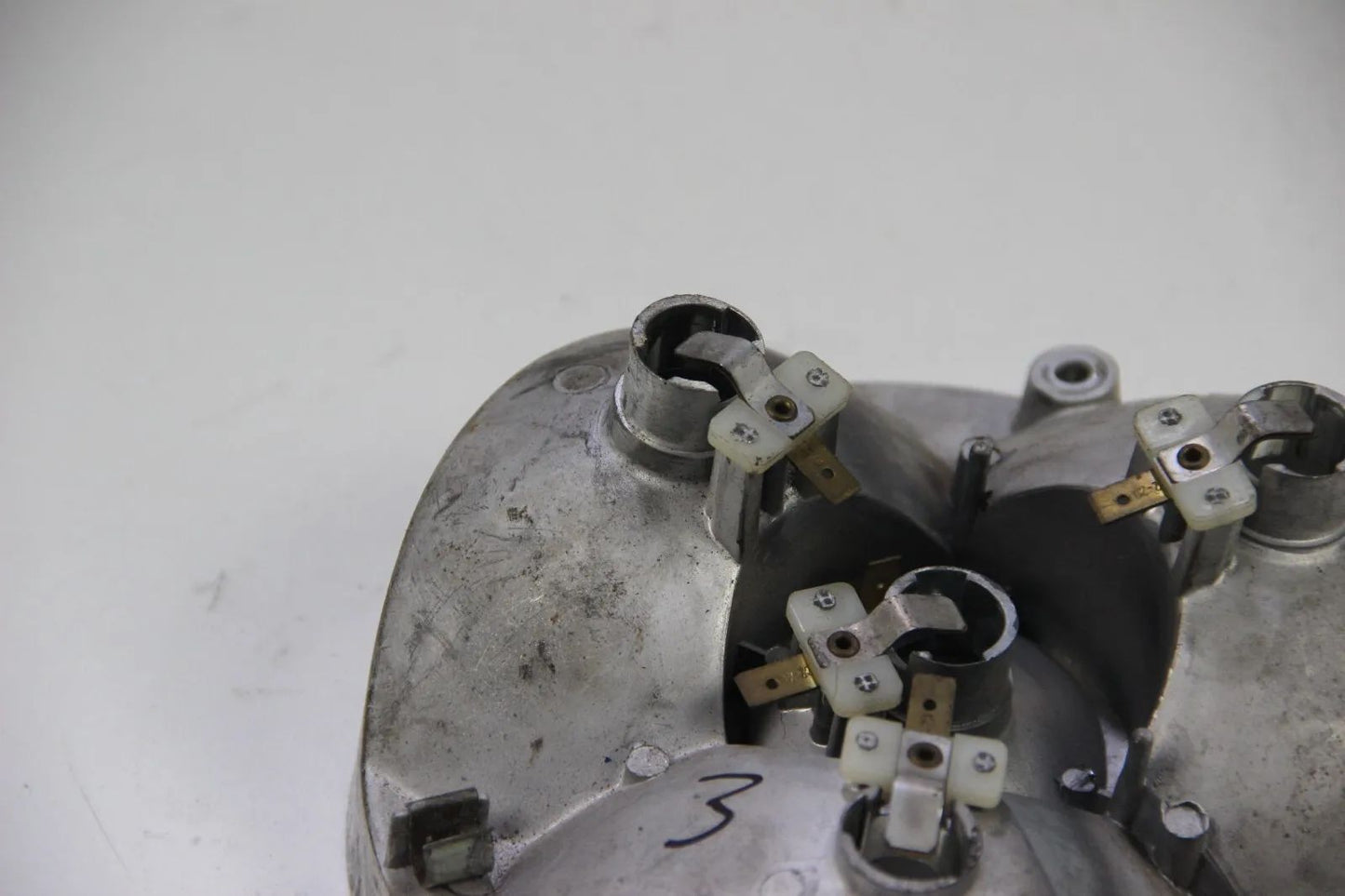 BMW E10 1502 1602 1802 2002 ti  Rückleuchte Lampenträger Rundleuchter Li 2245-U2