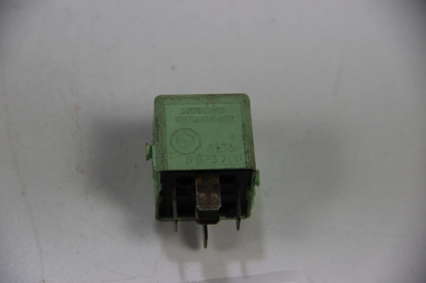 Original BMW CMSP E3 E9 E30 E36 E46 Relais Schliesser weissgrün  61368373700