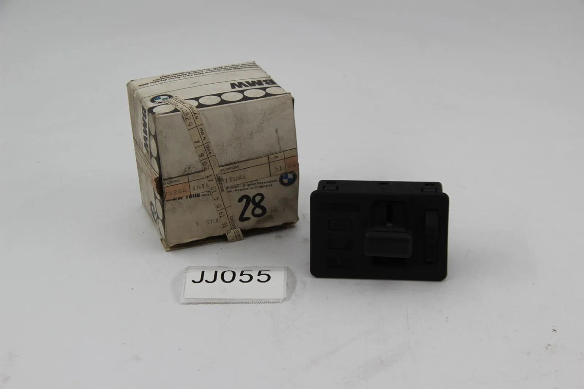 Original BMW  E28 518-528i Schalter Nebelscheinwerfer Light Switch 61311375286
