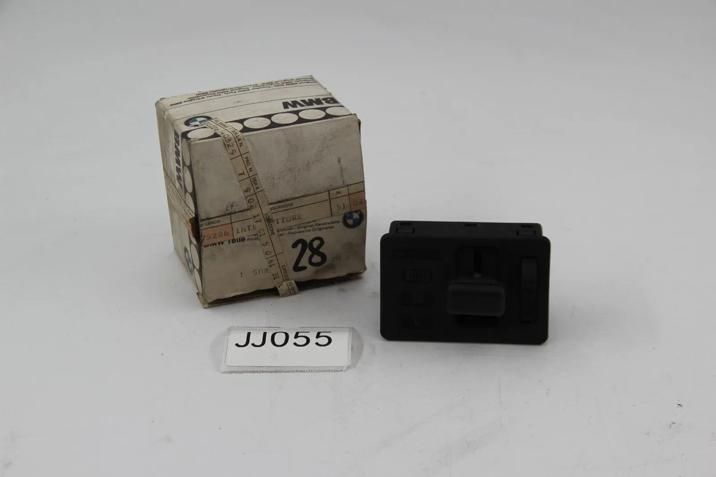 Original BMW  E28 518-528i Schalter Nebelscheinwerfer Light Switch 61311375286