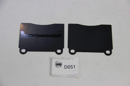 NEU Original BMW E10 E3 E12 E24 E23 Schutzblech Bremsbelag 34111116005 L+R