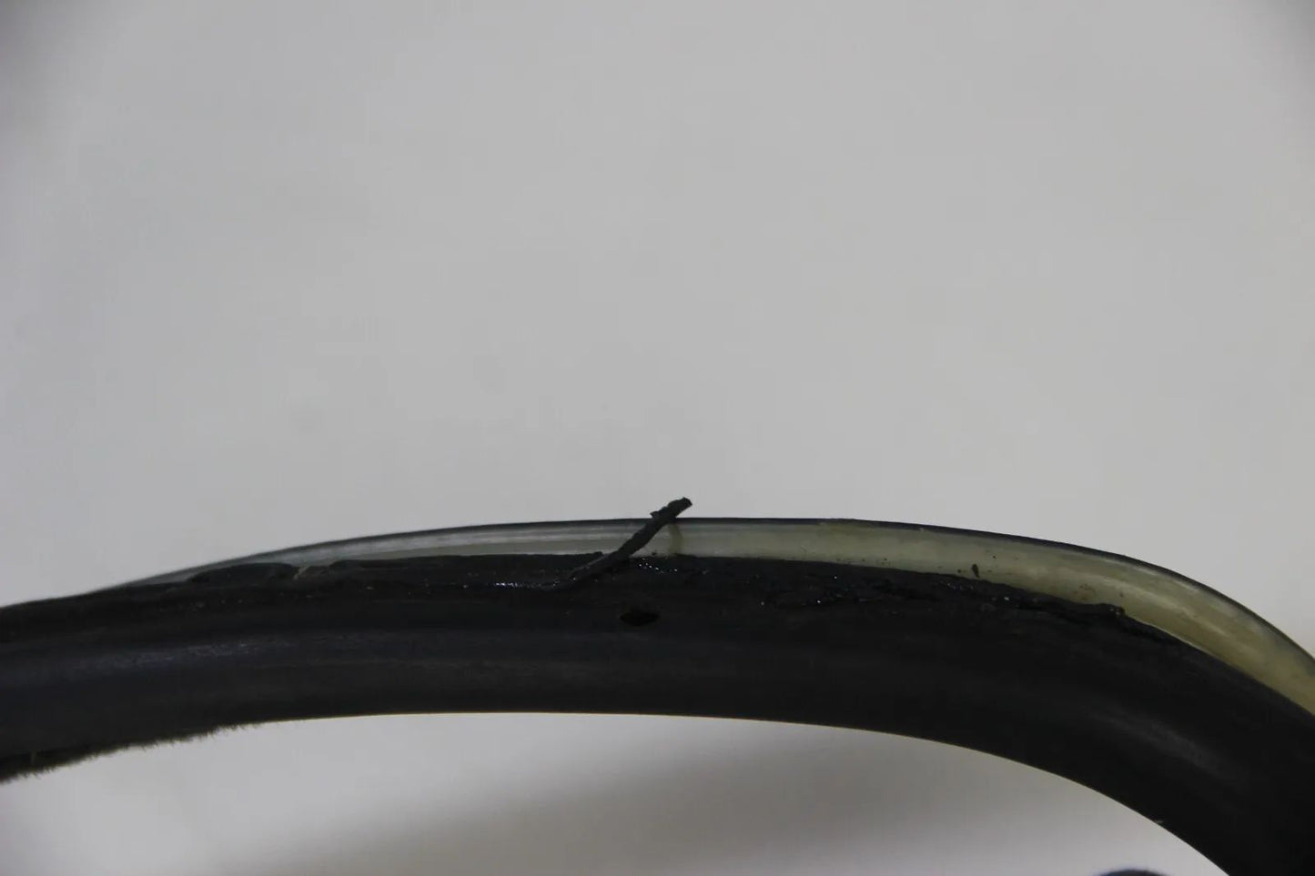 Original BMW E30 4-Türer 316i-325i M3 Türdichtung Vorne Links Kantenschutz OEM