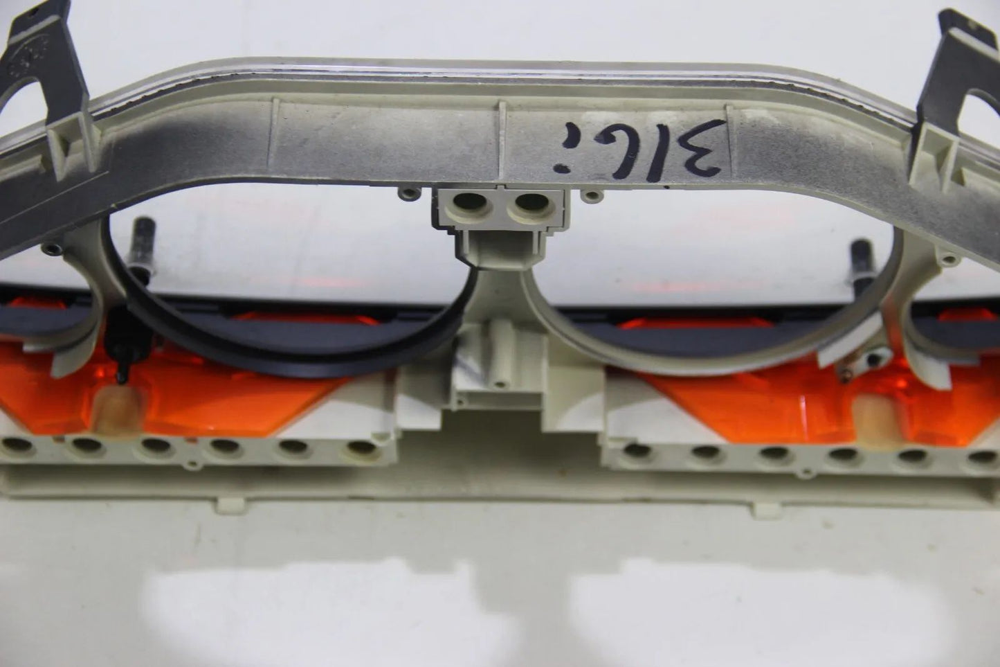 BMW E30 316i 318i	Kombiinstrument Tacho Gehäuse für Tachos mit Quartz Uhr