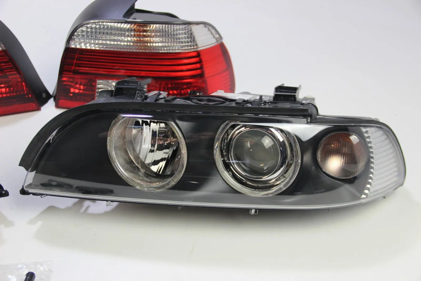 BMW E39 M5 Facelift Xenon Scheinwerfer Heckleuchte Umbausatz 6912435 6912436