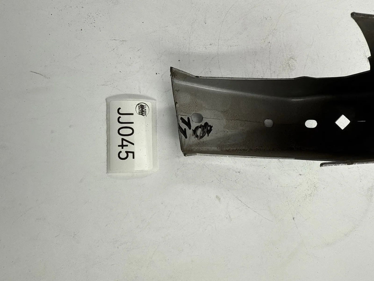 Original BMW E3 3.0S M30 Stossstangenhorn vorne links chrom 51111800083