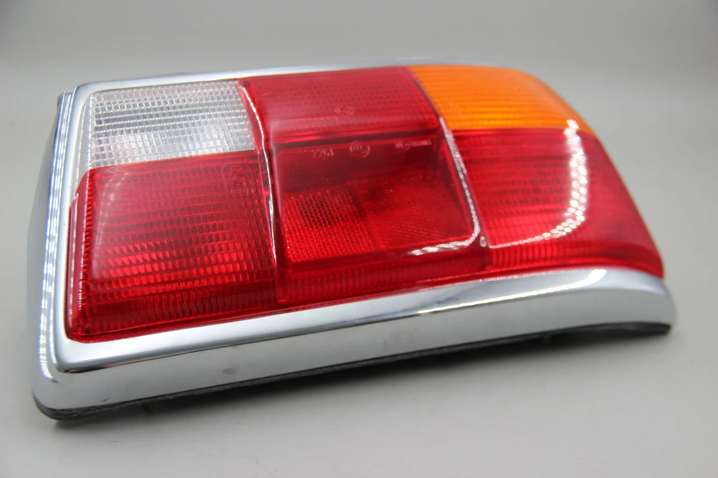 Original BMW E12 518 520 525 528 520i M10 Heckleuchte rechts 63211354416