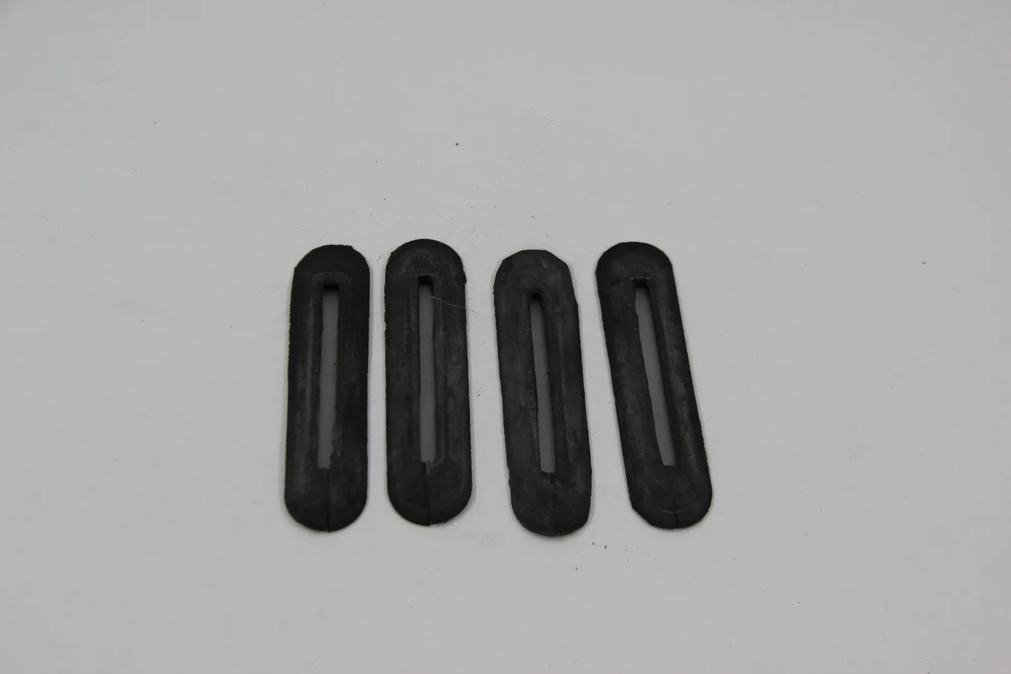 BMW E3 E12 E28 E23 4-Door 4x Dichtung Seal Tür Scharnier Hinge 51211807212 Neu