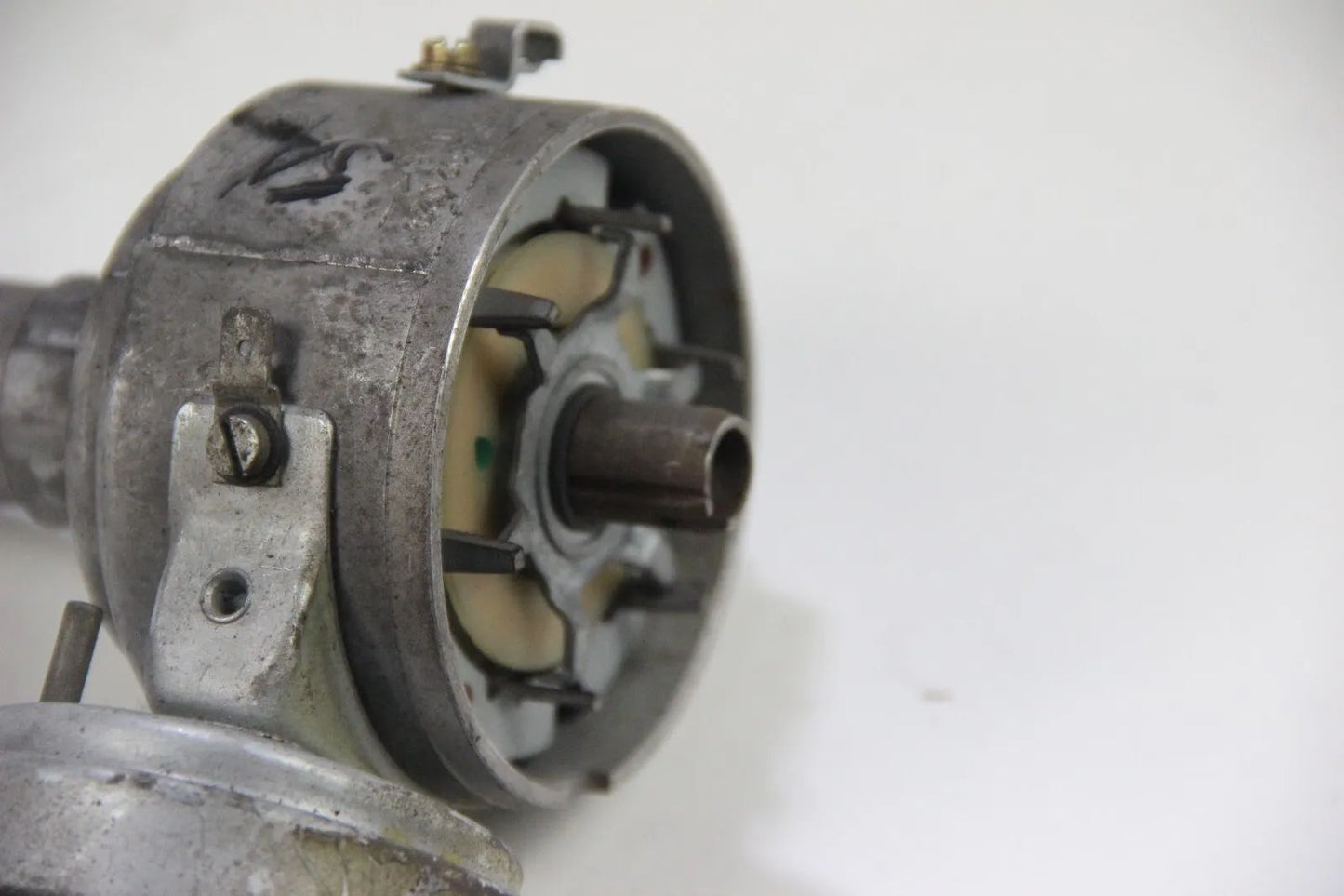 NEU Original BMW E28 E24 E23 528 728 628csi Zündverteiler 0237302029