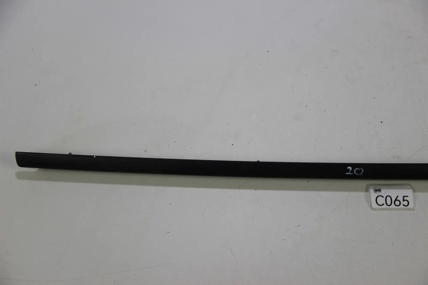 BMW E10 1502-2002  bis 71' Chrom Leiste Abschlussblech hinten Rundleuchter Black