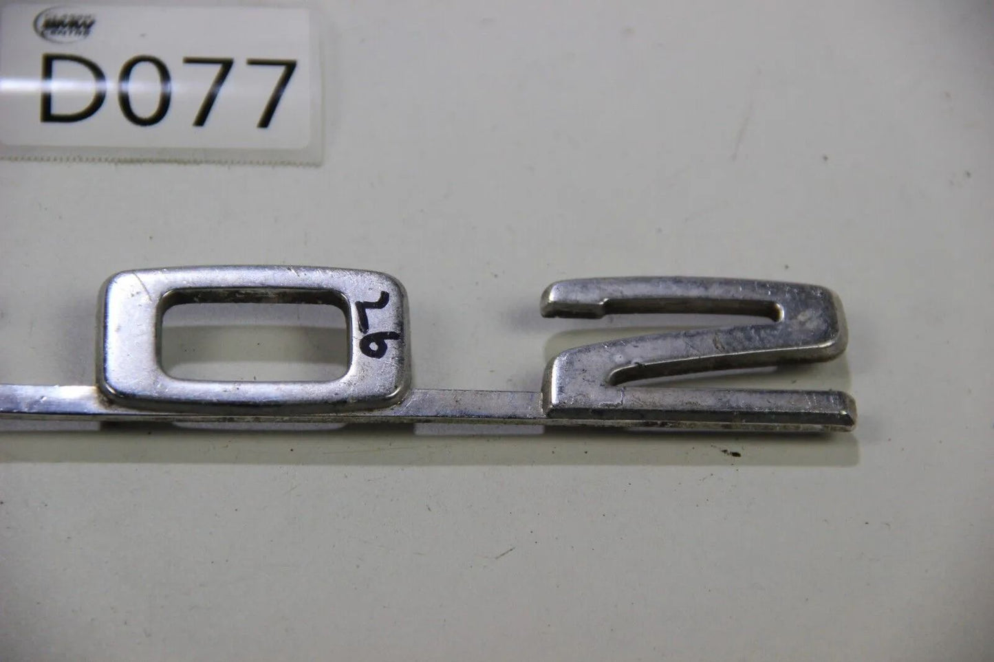 Original BMW E10 Modellbezeichnung Schriftzug Badge 1602 Kofferraumklappe
