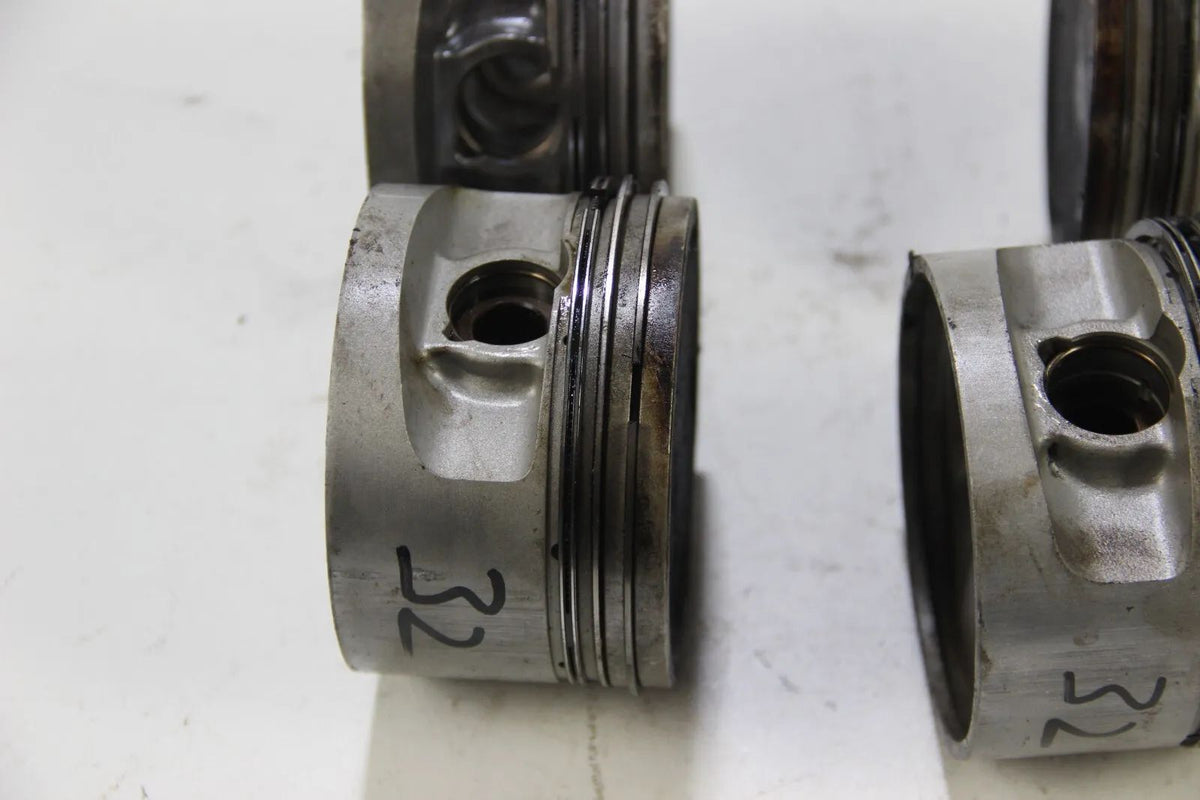 Original BMW E30 M3 S14 S14b23 2.3 4x Kolben Mahle 93v81 93,335mm  Piston