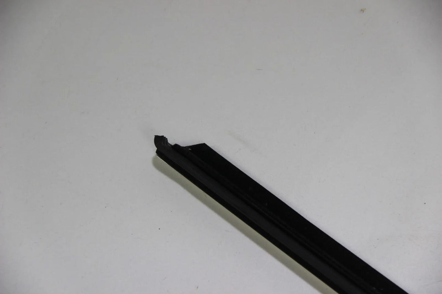 Original BMW E46 Coupe Cabrio Schachtabdeckung aussen links chrom 8226105