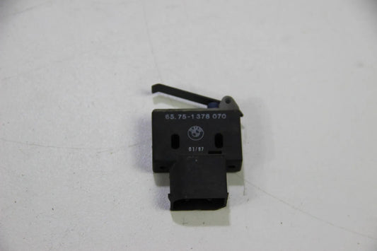Original BMW E30 318i 320i 325i M3 E32 7er Mikroschalter Switch 65751378070