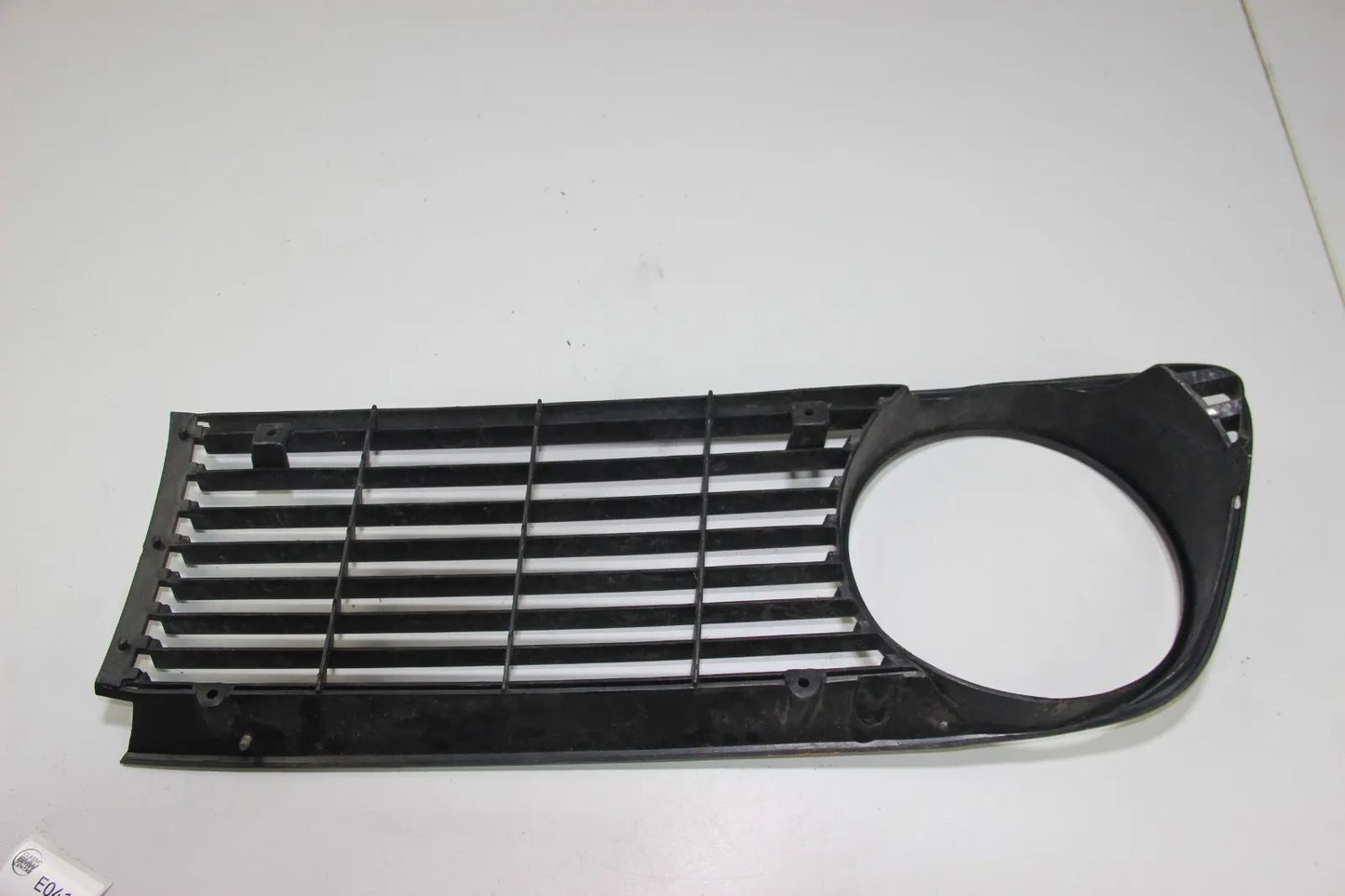 Original BMW E10 1502-2002 Zierleiste Scheinwerfer Rahmen Kühlergrill links