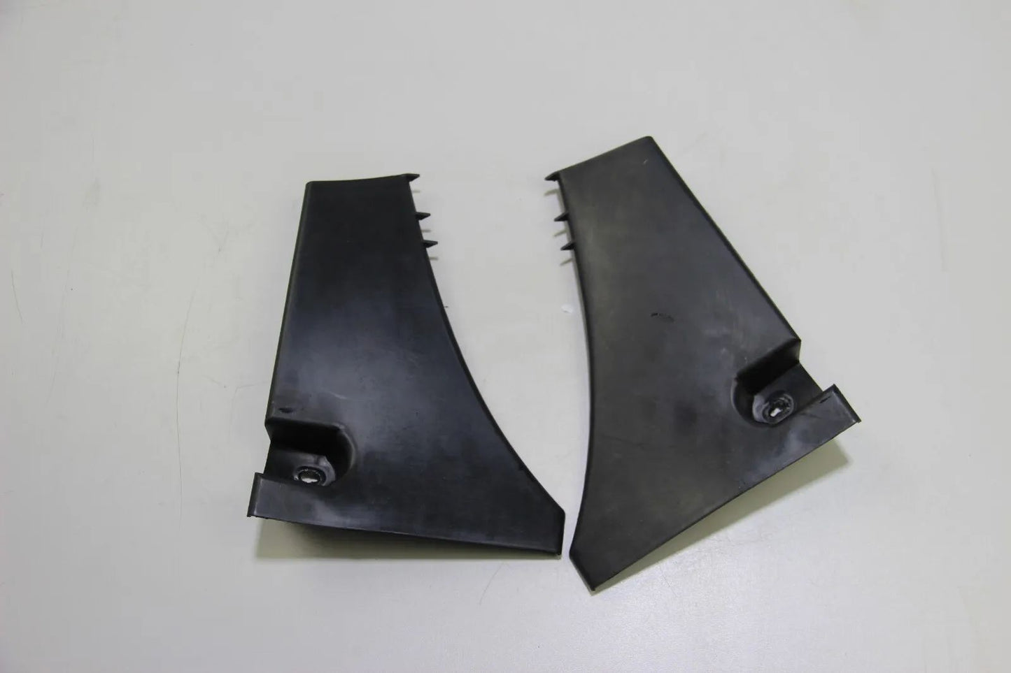 Original BMW E36 Kabelbaumabdeckung Boden Kofferraum paar 1387598 1387597