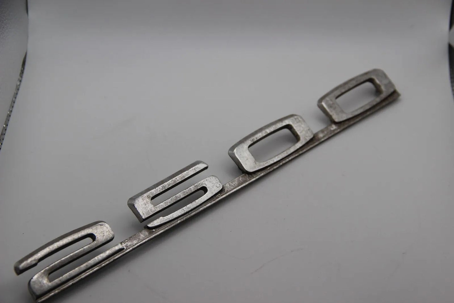 Original BMW E9 E3 2500 Modellbezeichnung Emblem Badge Schriftzug Typenschild