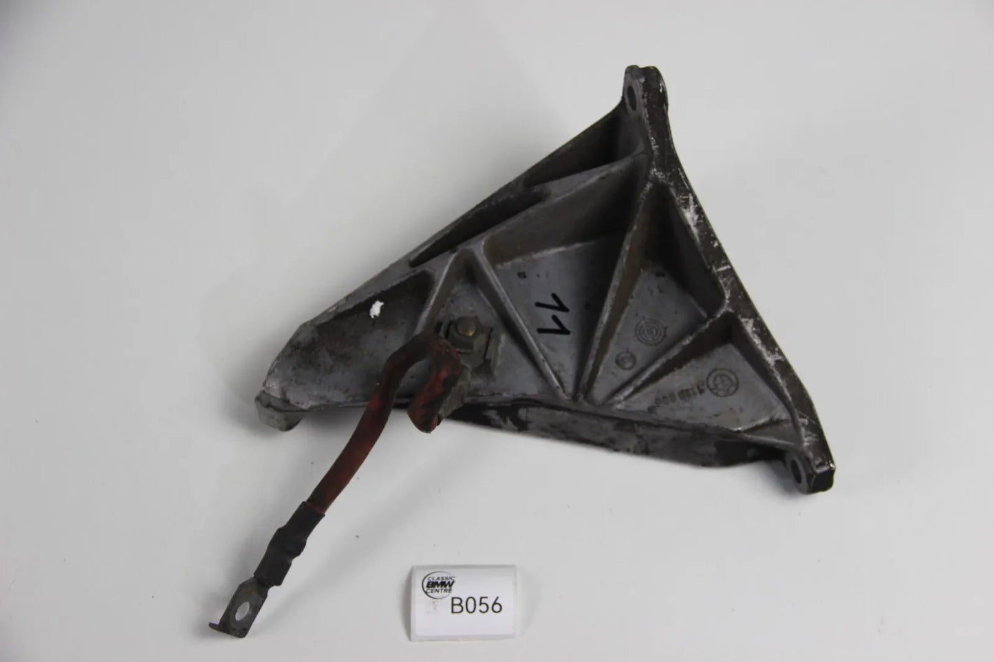 Original BMW  E34 E32 M30 Motorhalter Tragebügel 1129806 Bracket Mount 7er 5er