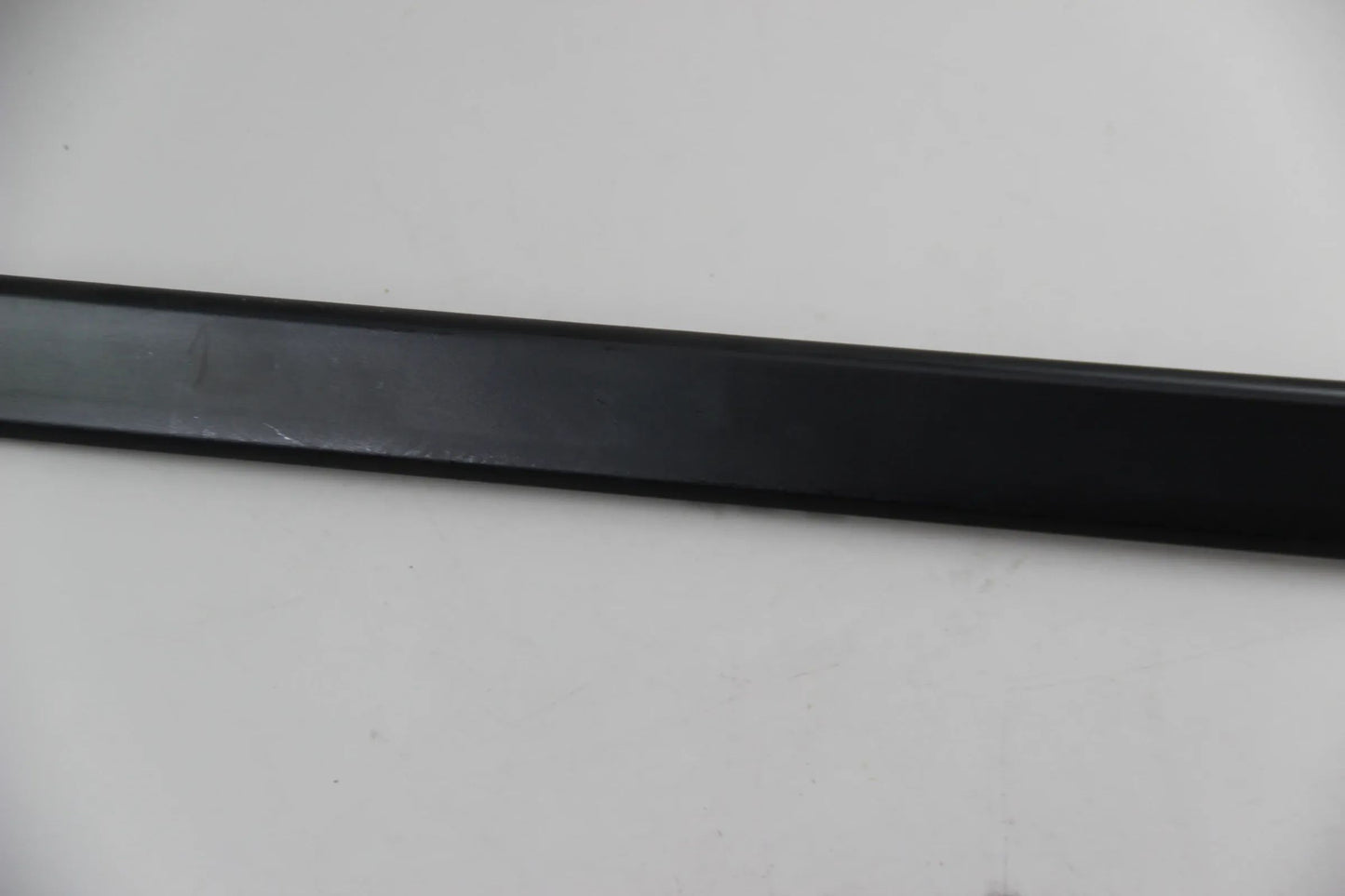 BMW E39 520i-540i M5 Limousine Stossleiste Tür hinten rechts schwarz 51138159298